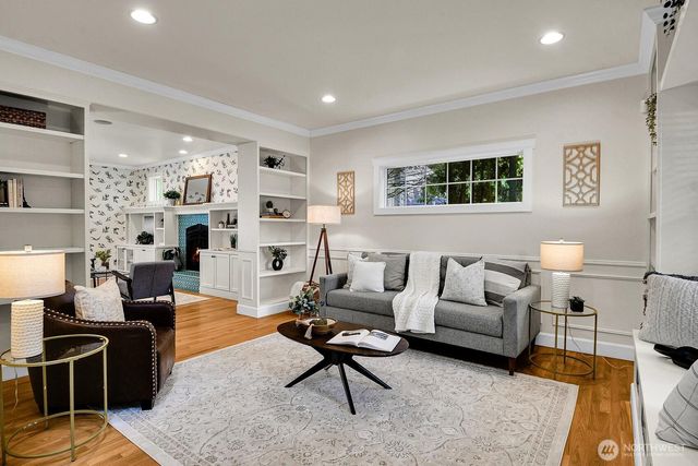 8545 Densmore Avenue N, Seattle, WA 98103