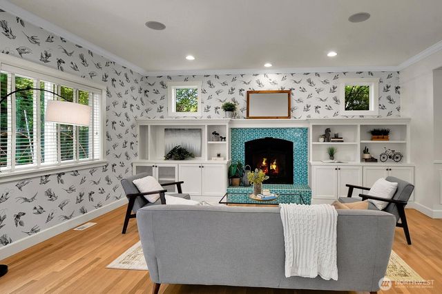 8545 Densmore Avenue N, Seattle, WA 98103
