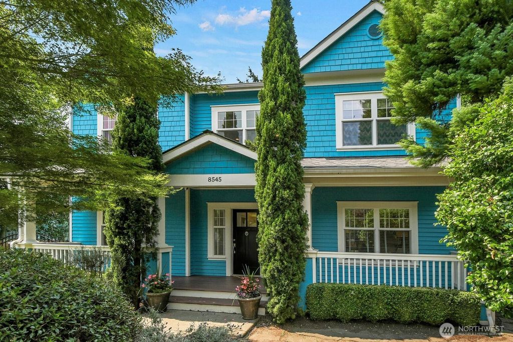8545 Densmore Avenue N, Seattle, WA 98103