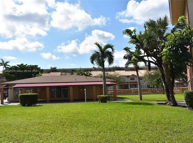 1885 NE 121st St 21, North Miami, FL 33181