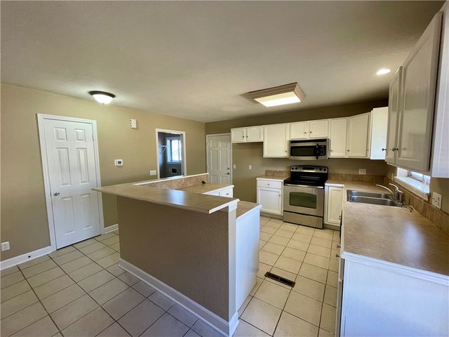 110 Rogers Circle Drive, Springdale, AR 72764