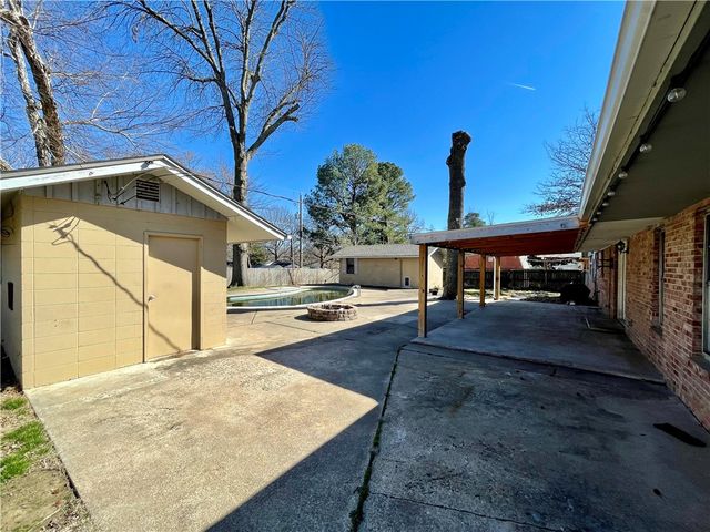 110 Rogers Circle Drive, Springdale, AR 72764