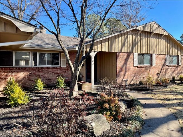 110 Rogers Circle Drive, Springdale, AR 72764