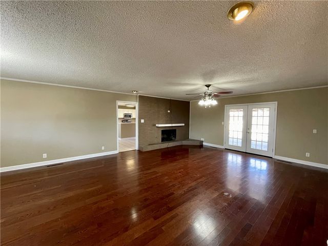 110 Rogers Circle Drive, Springdale, AR 72764