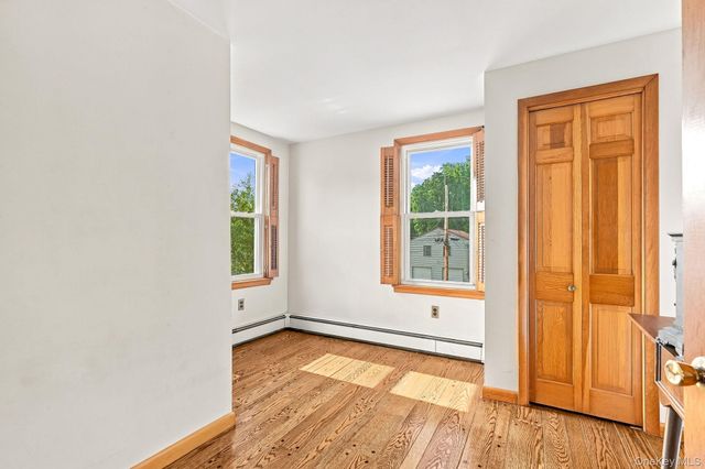 8 Lancaster Avenue, Montrose, NY 10548