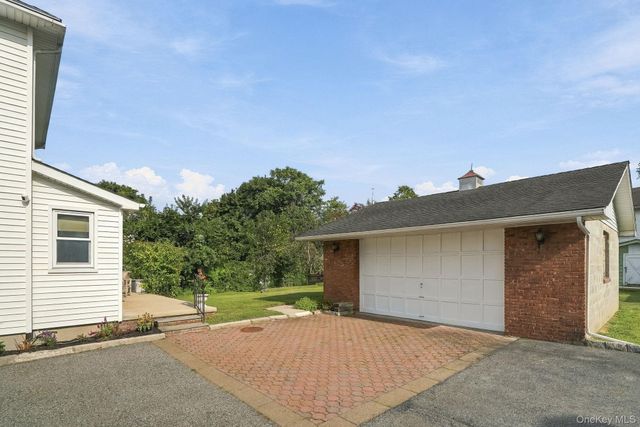 8 Lancaster Avenue, Montrose, NY 10548