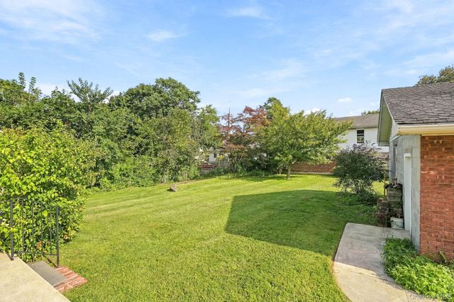 8 Lancaster Avenue, Montrose, NY 10548