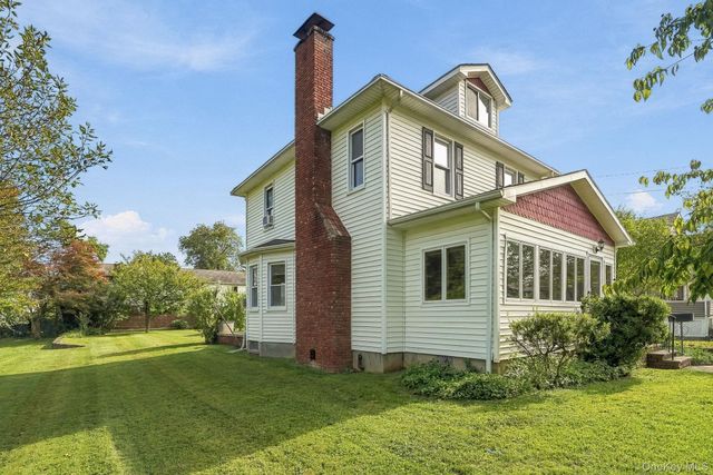 8 Lancaster Avenue, Montrose, NY 10548
