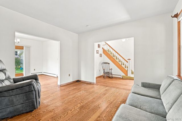 8 Lancaster Avenue, Montrose, NY 10548