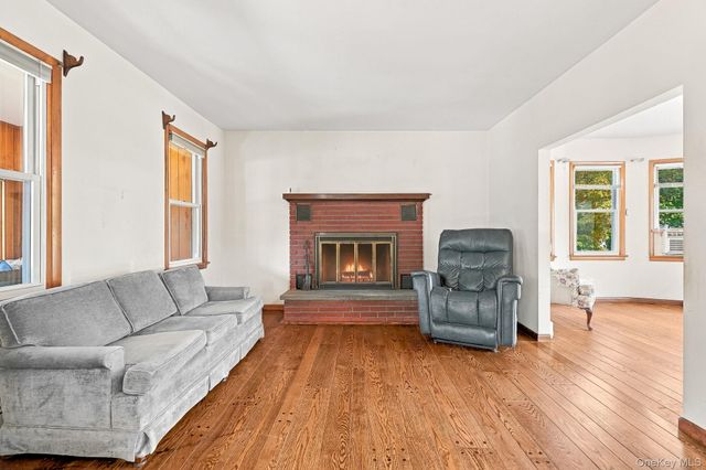 8 Lancaster Avenue, Montrose, NY 10548