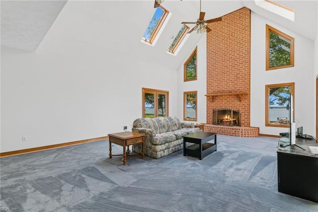 5508 York Haven LN, Gloucester, VA 23061