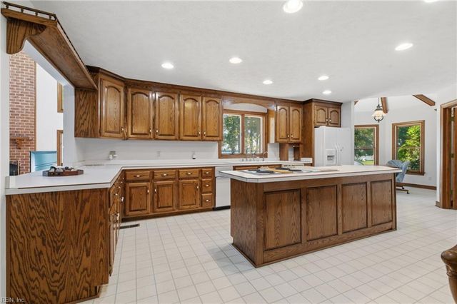 5508 York Haven LN, Gloucester, VA 23061