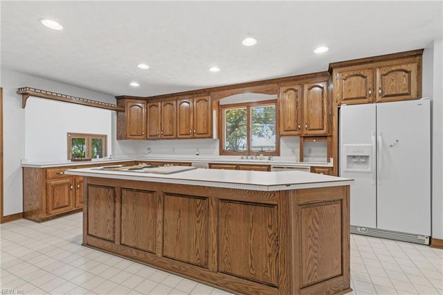 5508 York Haven LN, Gloucester, VA 23061
