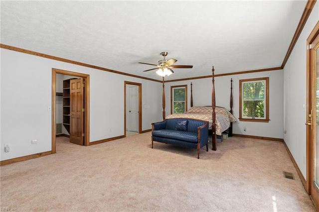 5508 York Haven LN, Gloucester, VA 23061
