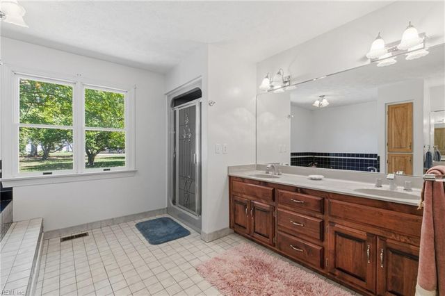 5508 York Haven LN, Gloucester, VA 23061