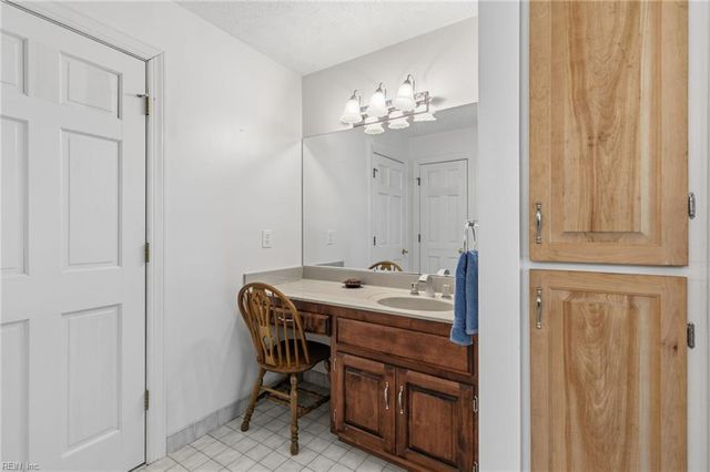 5508 York Haven LN, Gloucester, VA 23061