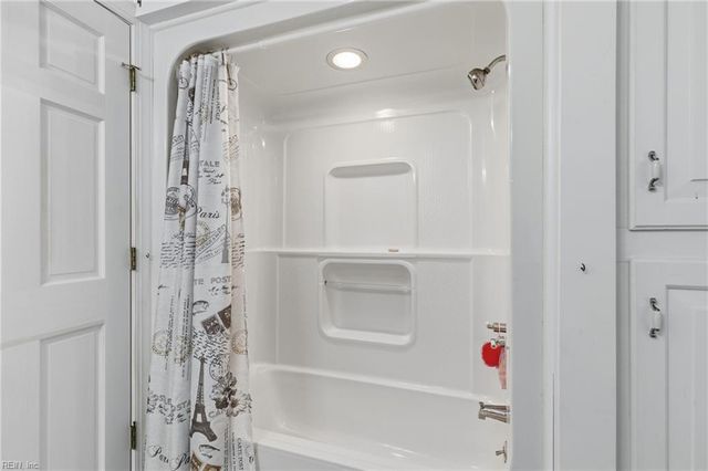 5508 York Haven LN, Gloucester, VA 23061