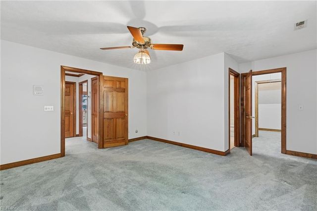 5508 York Haven LN, Gloucester, VA 23061