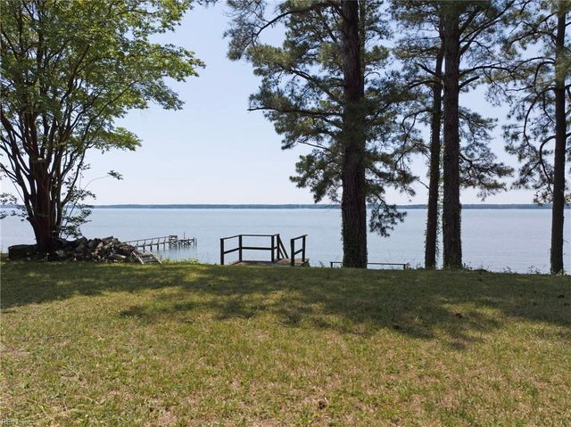 5508 York Haven LN, Gloucester, VA 23061