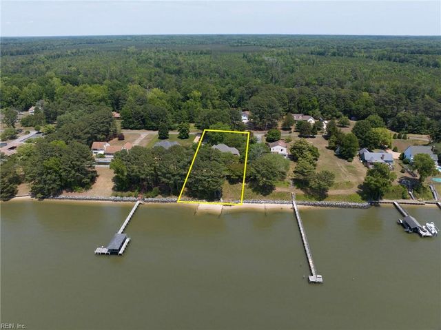 5508 York Haven LN, Gloucester, VA 23061