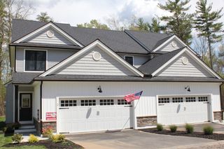 27 Nautical Way 104, Douglas, MA 01516