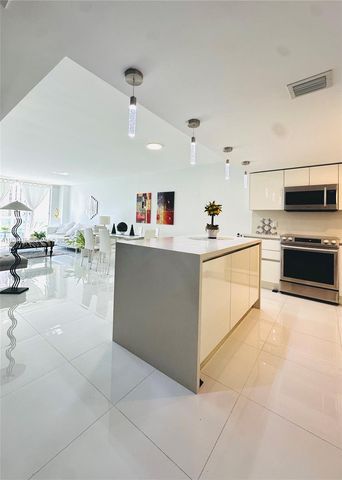 19390 Collins Avenue 911, Sunny Isles Beach, FL 33160