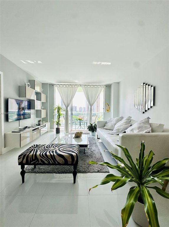 19390 Collins Avenue 911, Sunny Isles Beach, FL 33160