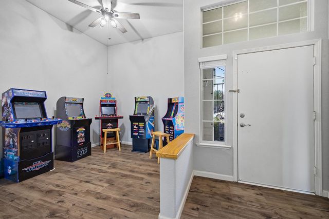 2271 E Niles Avenue, Fresno, CA 93720