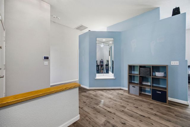 2271 E Niles Avenue, Fresno, CA 93720