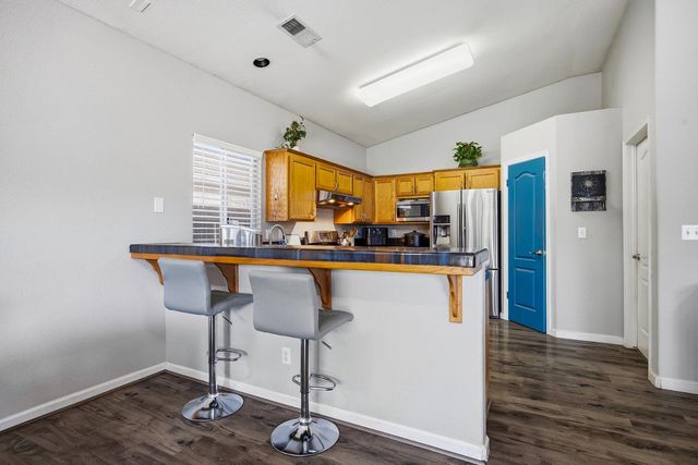 2271 E Niles Avenue, Fresno, CA 93720