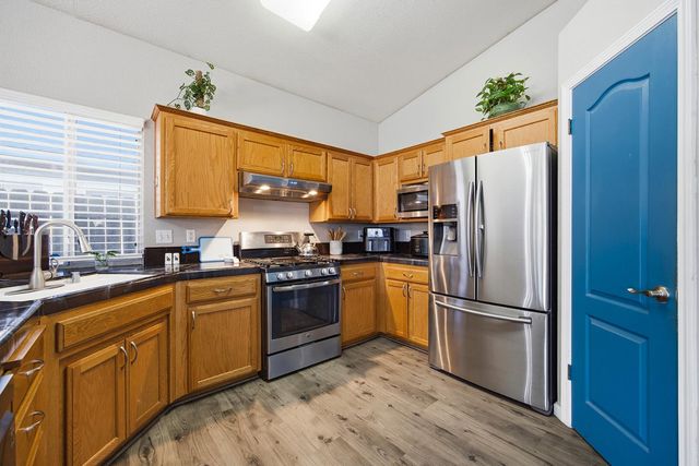 2271 E Niles Avenue, Fresno, CA 93720