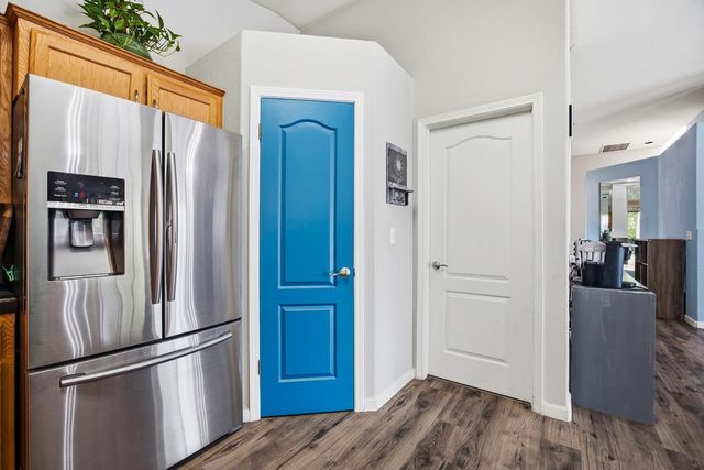 2271 E Niles Avenue, Fresno, CA 93720