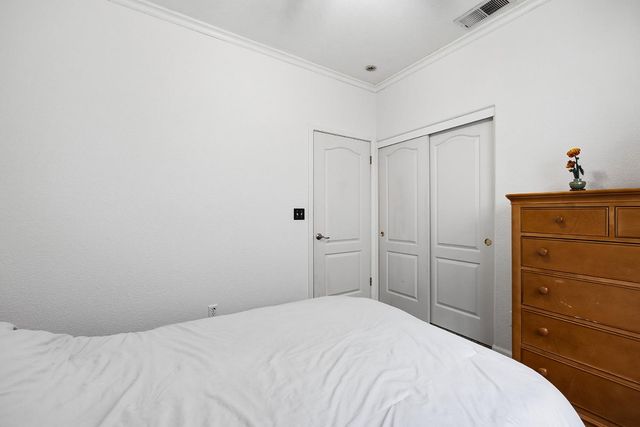 2271 E Niles Avenue, Fresno, CA 93720