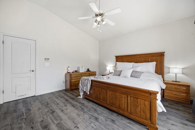 2271 E Niles Avenue, Fresno, CA 93720