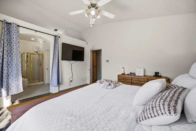 2271 E Niles Avenue, Fresno, CA 93720