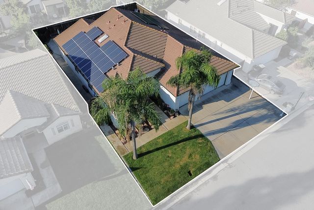 2271 E Niles Avenue, Fresno, CA 93720