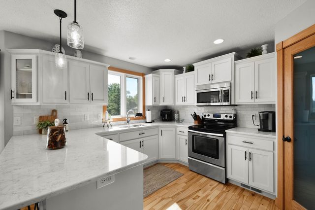 4026 39th Street S, Moorhead, MN 56560