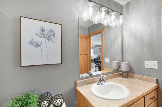 4026 39th Street S, Moorhead, MN 56560