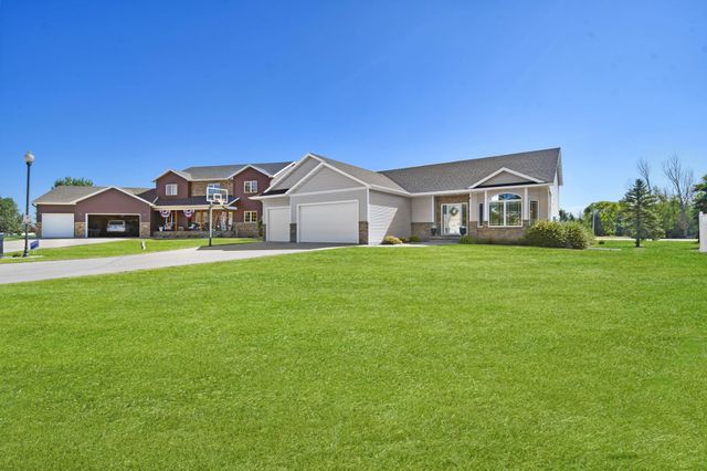 4026 39th Street S, Moorhead, MN 56560