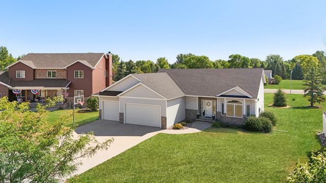 4026 39th Street S, Moorhead, MN 56560
