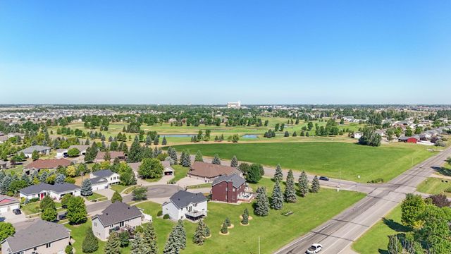 4026 39th Street S, Moorhead, MN 56560