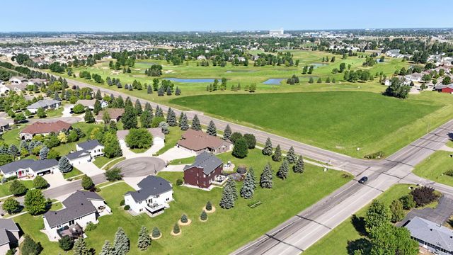 4026 39th Street S, Moorhead, MN 56560