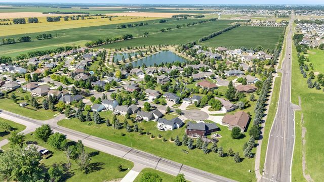 4026 39th Street S, Moorhead, MN 56560
