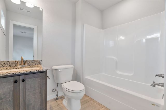 338 Emerald Woods RUN, Farmington, AR 72730