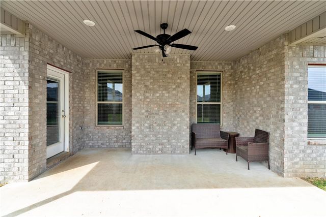 338 Emerald Woods RUN, Farmington, AR 72730