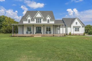 3380 Midland Acres Dr, Bell Buckle, TN 37020