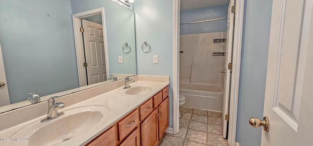 7397 Hunters Horn Drive, Olive Branch, MS 38654