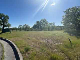 22535 Rio Robles Drive, Red Bluff, CA 96080