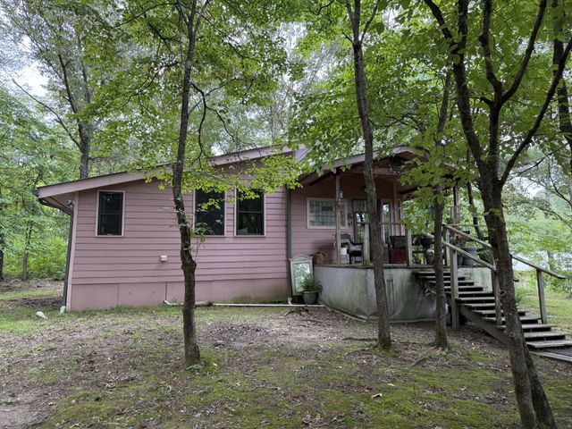 160 Webb Rd Ext, Summertown, TN 38483