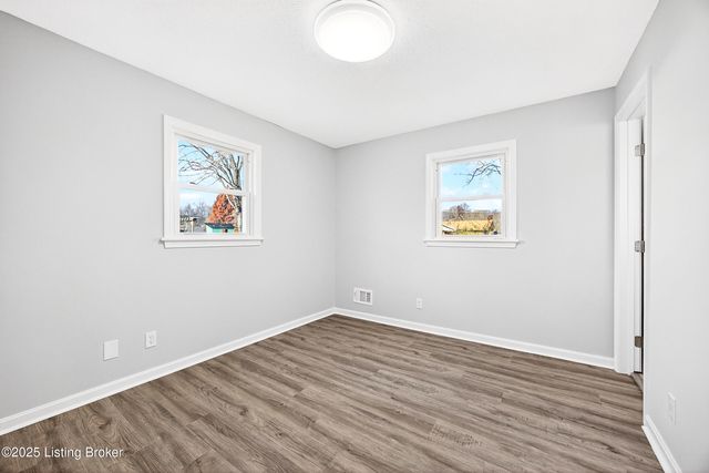 9118 Wanlou Dr, Louisville, KY 40272